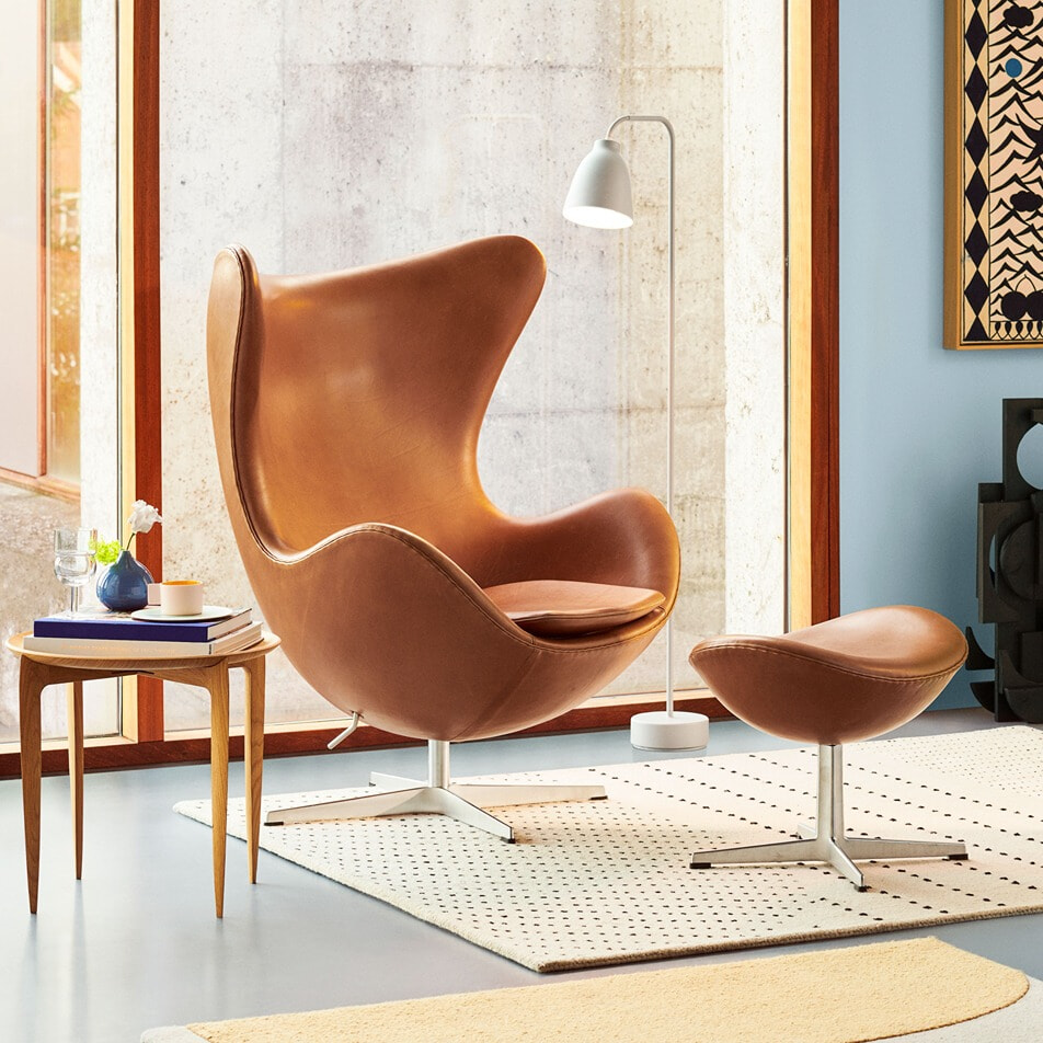 Ægget Lænestol & Fodskammel