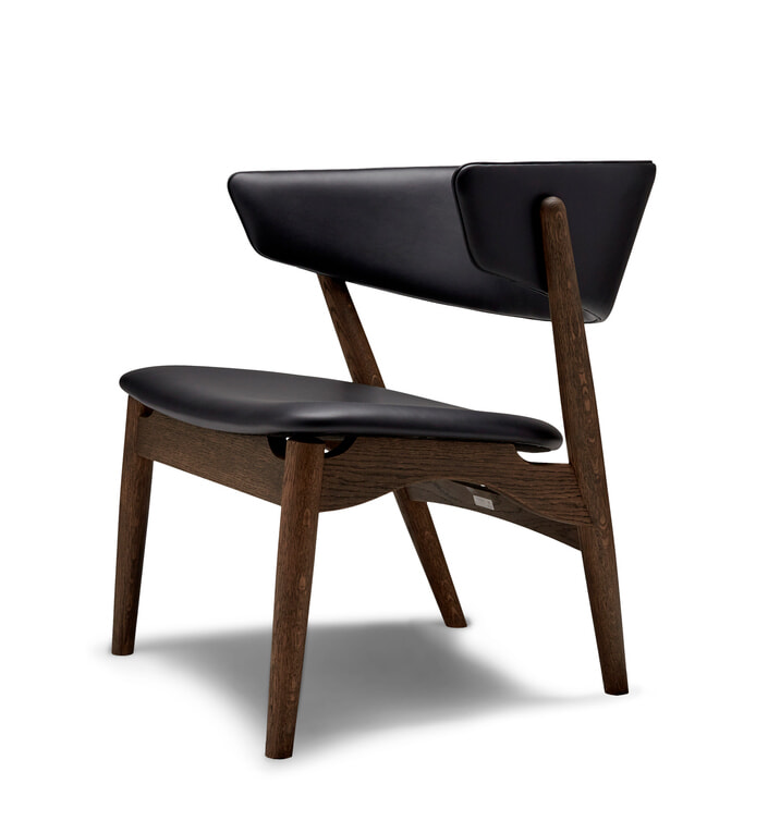 No.7 Loungestol fuldpolstret - Røget eg/Sort Saga