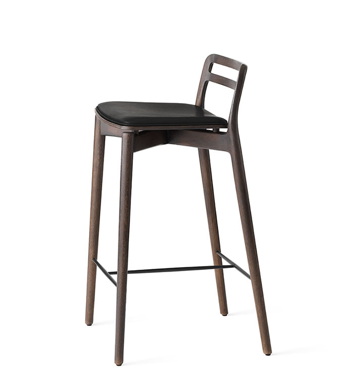 Vipp484 Cabin Counterstol - Mørk eg